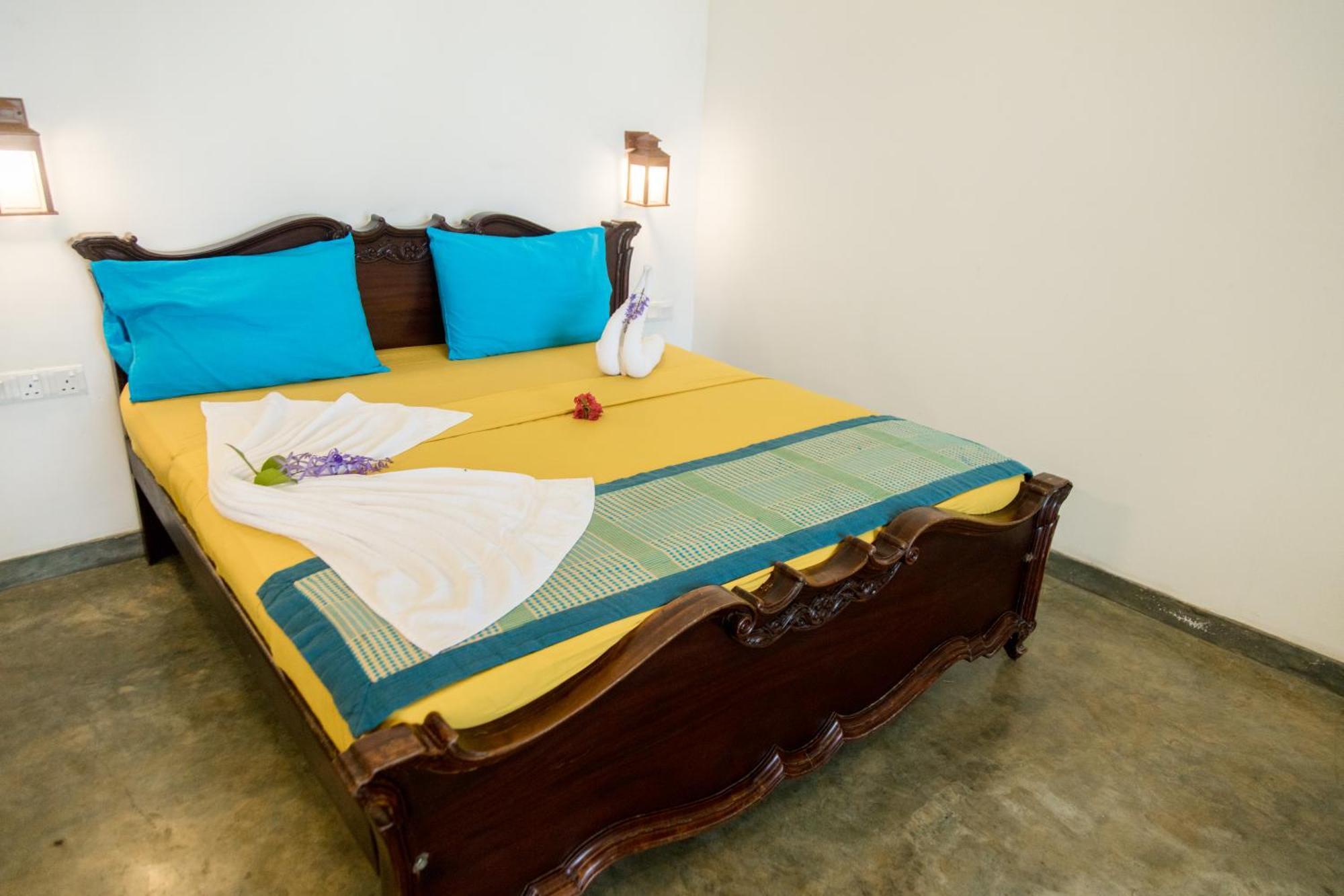 Sea Trails Bentota Hotel Bagian luar foto