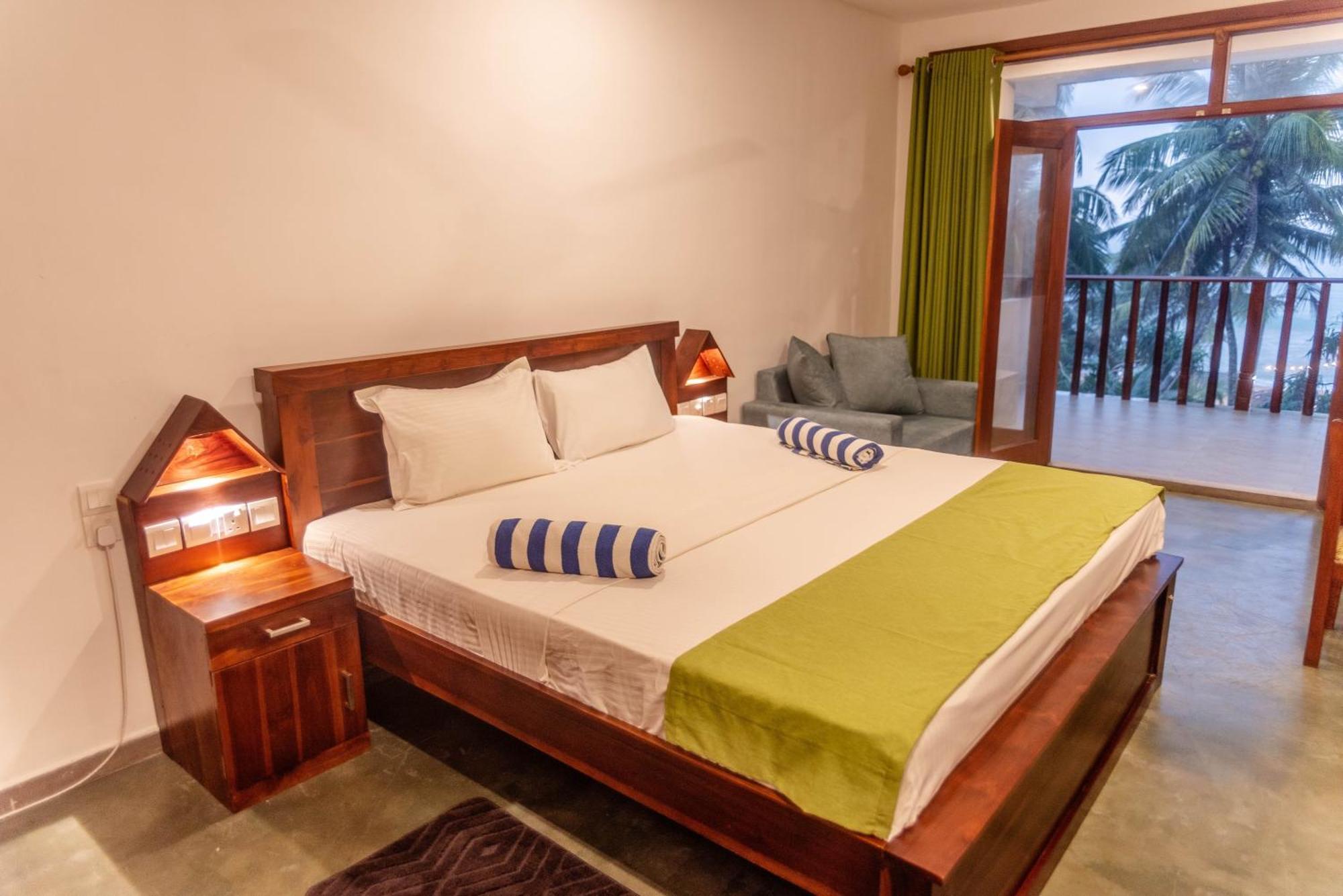 Sea Trails Bentota Hotel Bagian luar foto