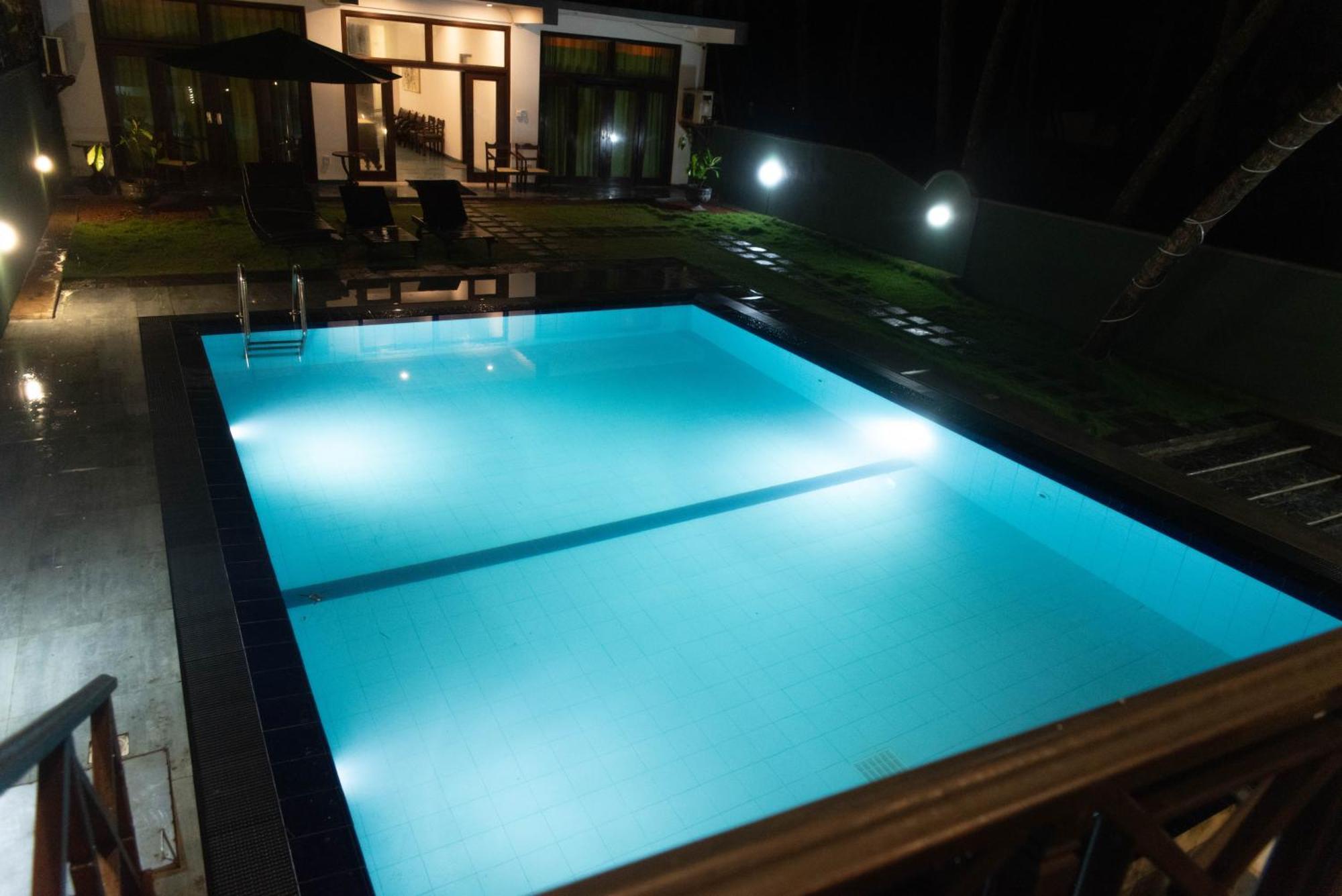 Sea Trails Bentota Hotel Bagian luar foto