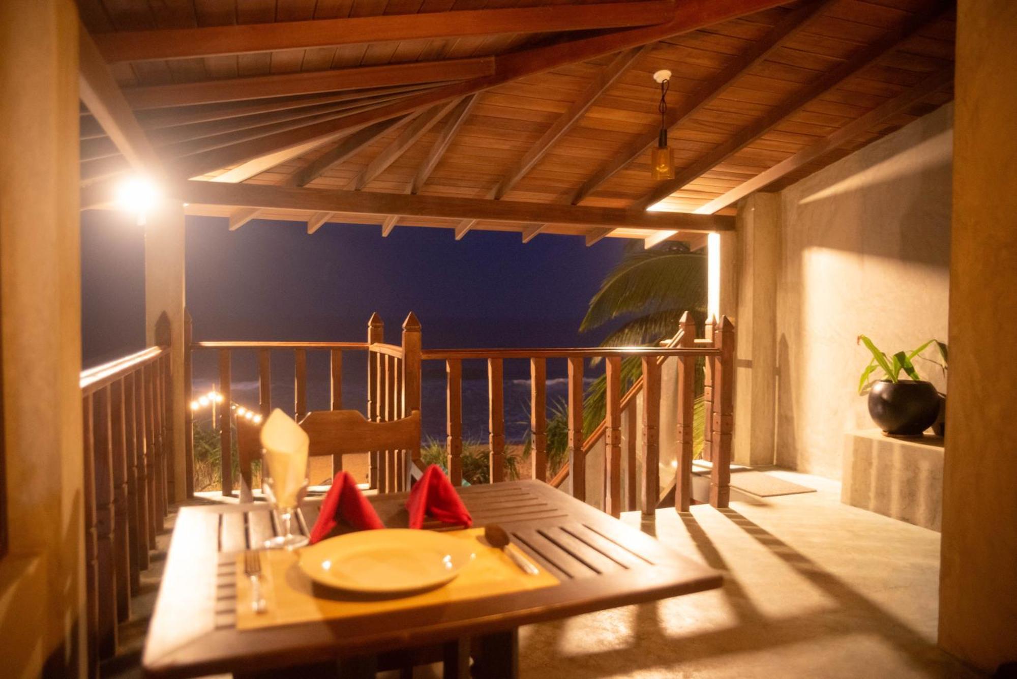 Sea Trails Bentota Hotel Bagian luar foto